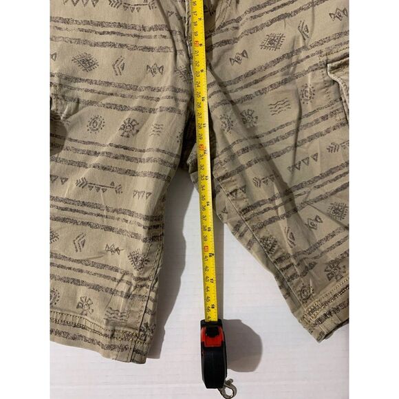 American Eagle Cargo Shorts Men's 32x9 Aztec All Over Print Active Flex Beige - Picture 9 of 13